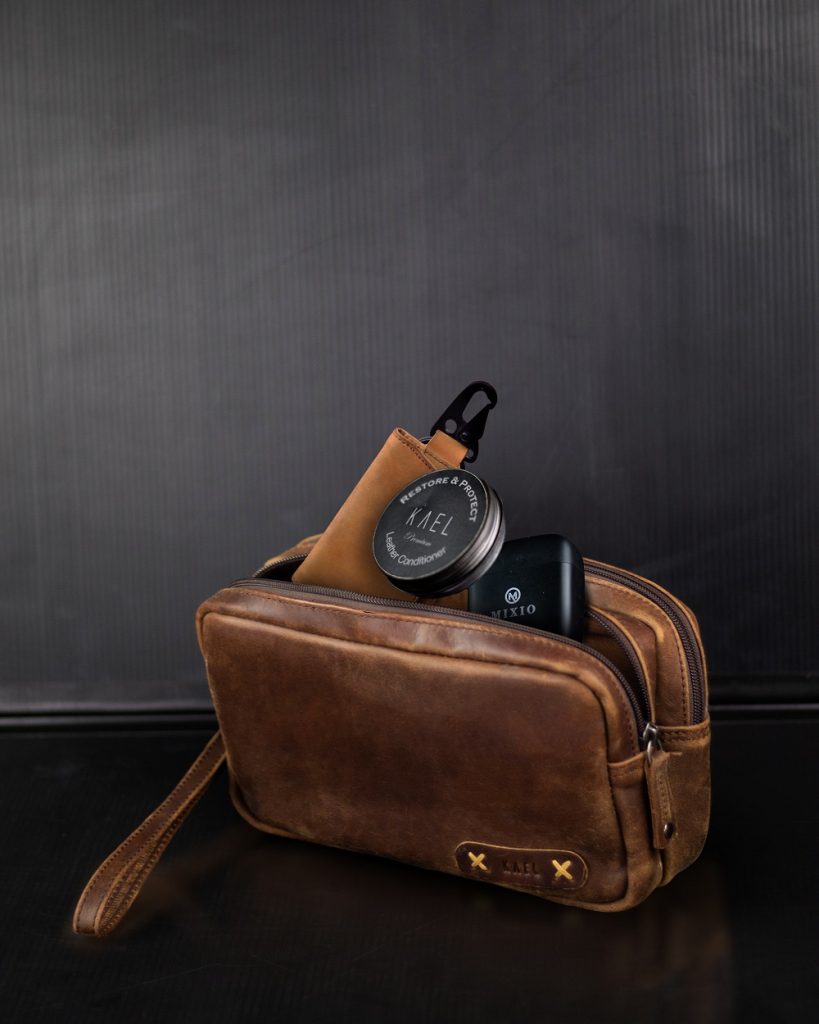 Tas Genggam/ Hand Bag Cherokee Double: Elegansi dan Fungsionalitas dalam Satu Genggaman