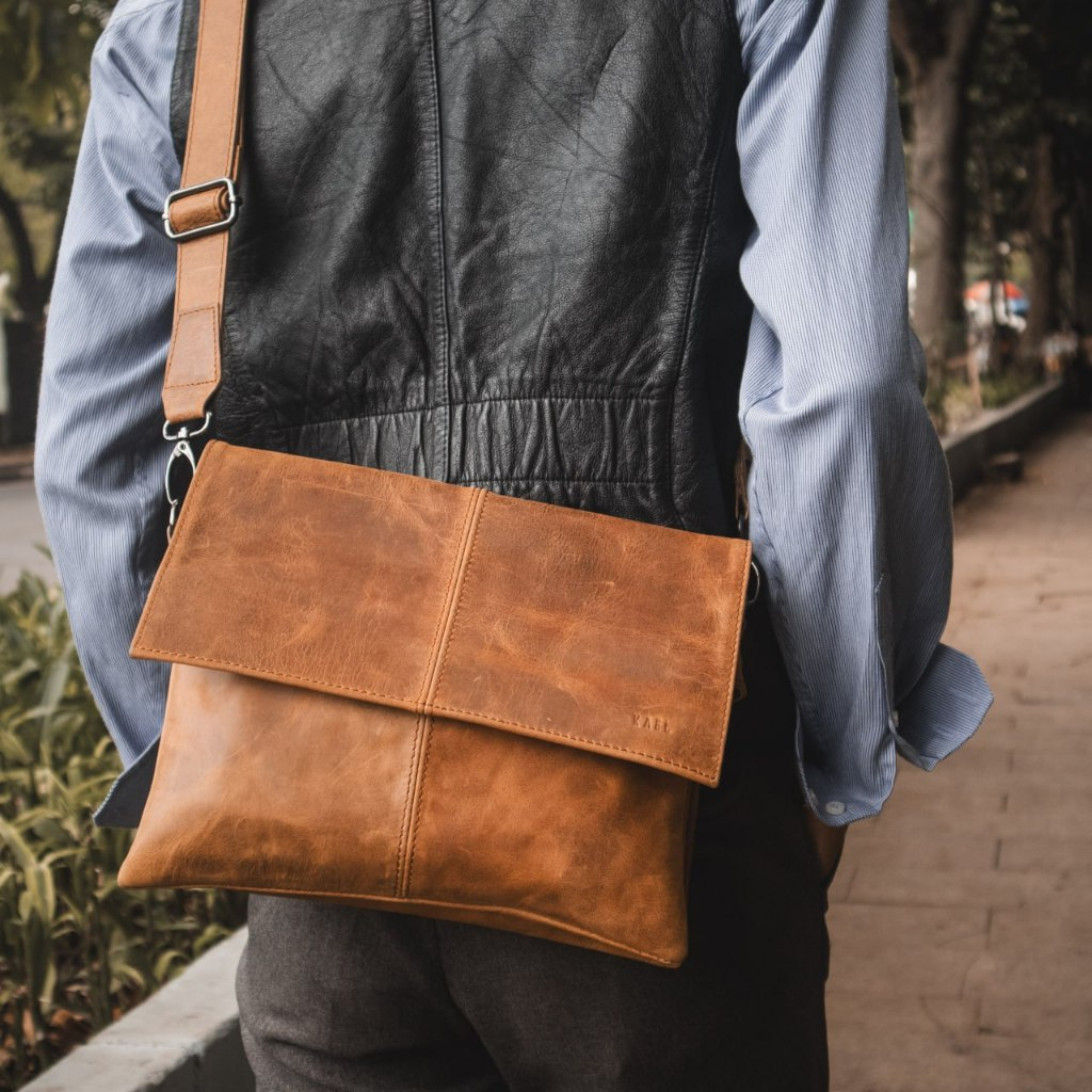 Kael Leather Goods Leather Sling Bag Juno Series - Image 4