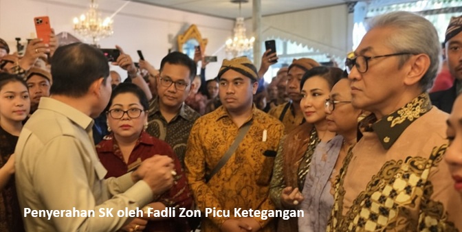 Penyerahan SK oleh Fadli Zon Picu Ketegangan