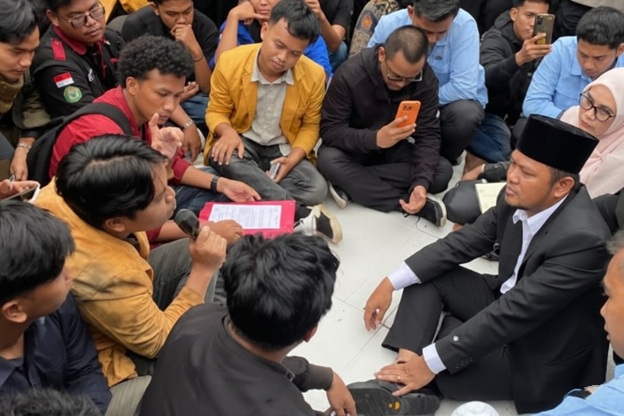 Dialog dan Transparansi Jadi Kunci