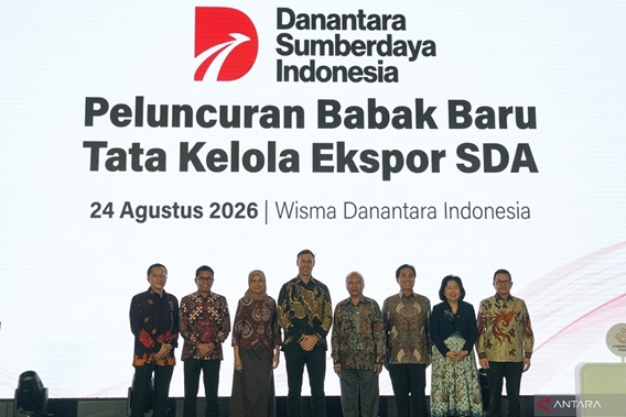 Jajaran Komisaris dan Direksi DSI
